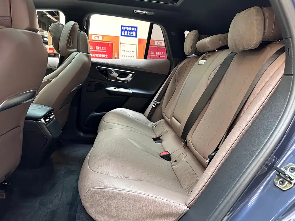 Mercedes-Benz EQE SUV — фото 17