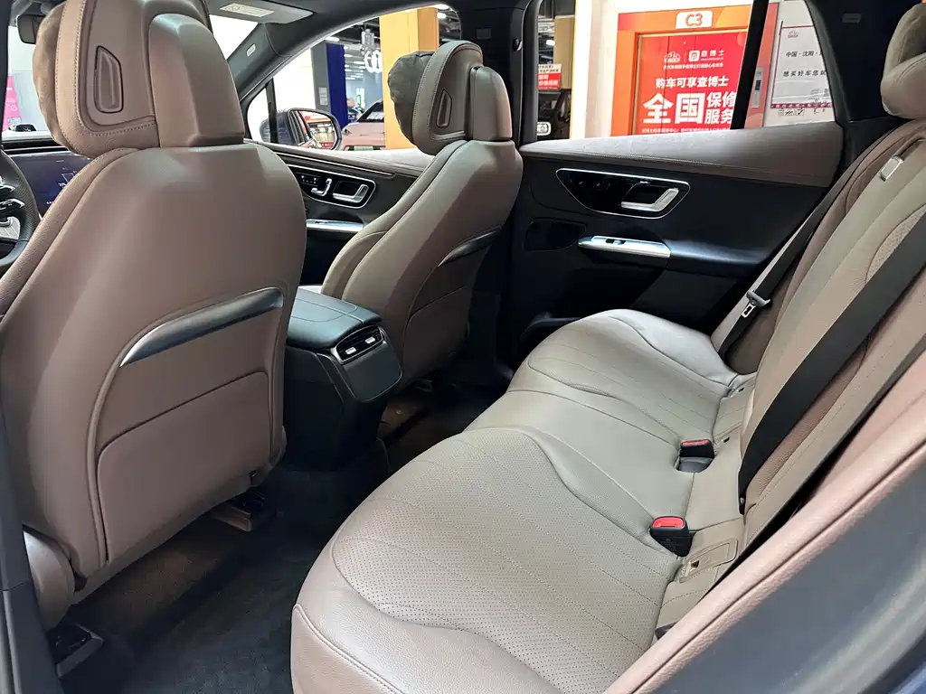 Mercedes-Benz EQE SUV — фото 18