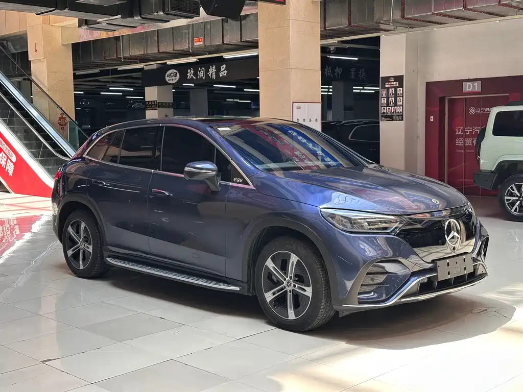 Mercedes-Benz EQE SUV — фото 3