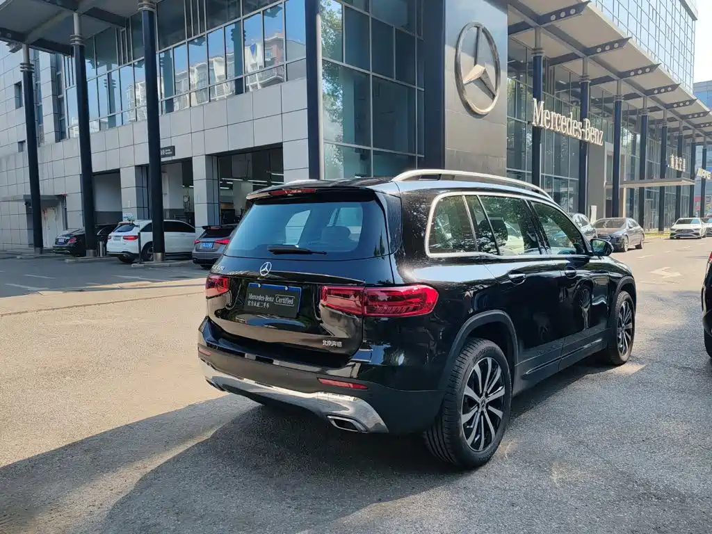 Mercedes-Benz GLB — фото 19