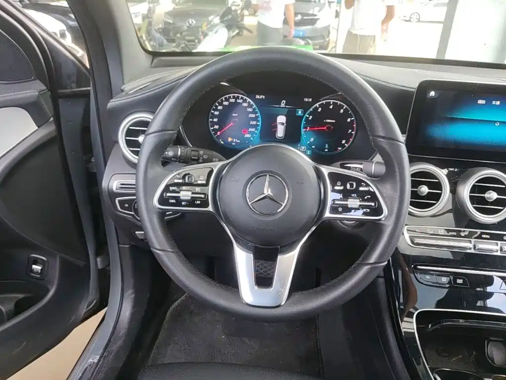 Mercedes-Benz GLC — фото 11