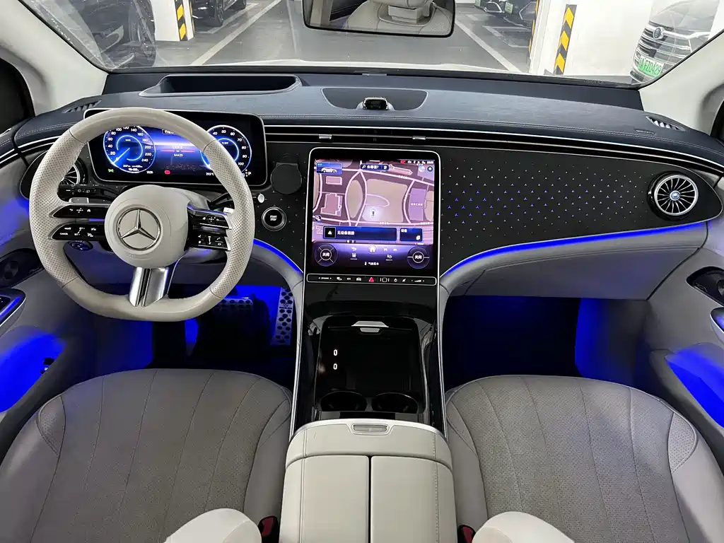 Mercedes-Benz EQE SUV — фото 11