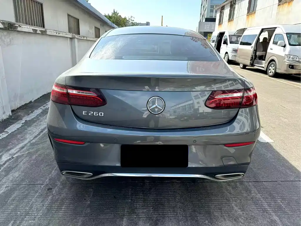 Mercedes-Benz E-Class (Import) — фото 9