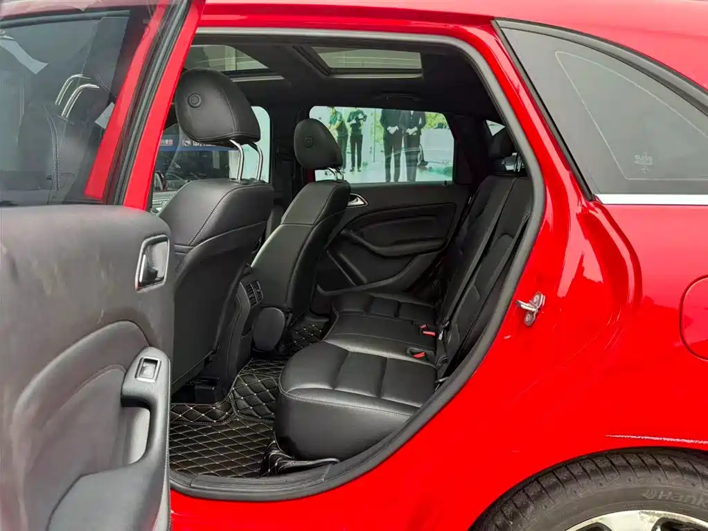 Mercedes-Benz B-Class — фото 15