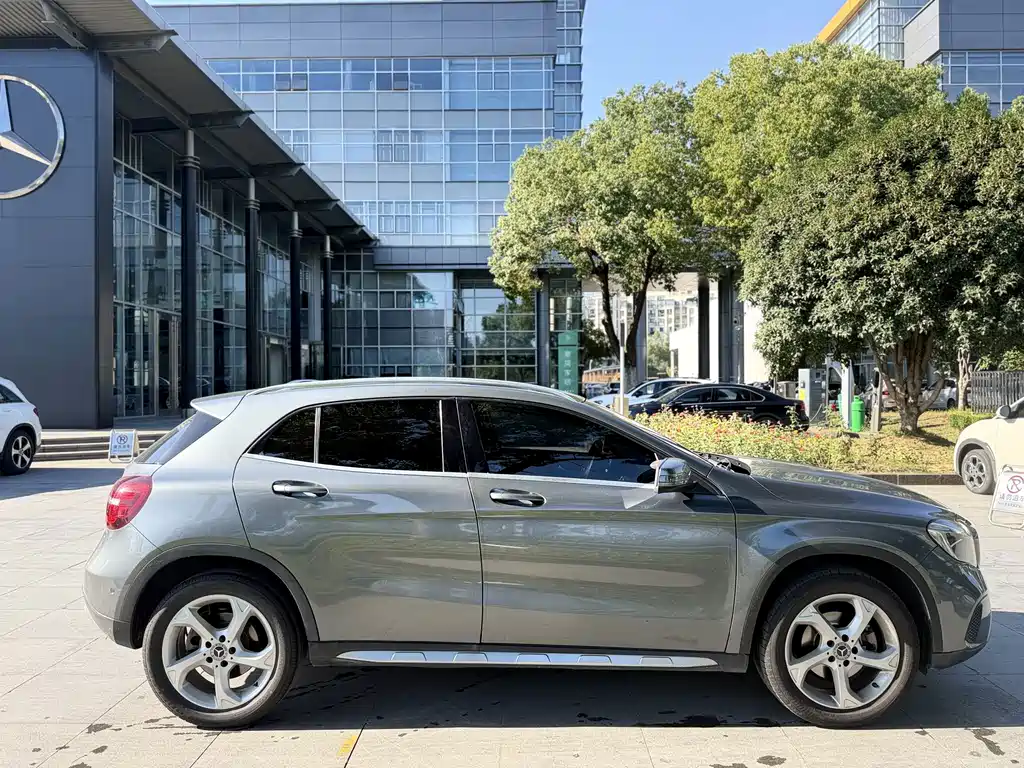 Mercedes-Benz GLA — фото 7