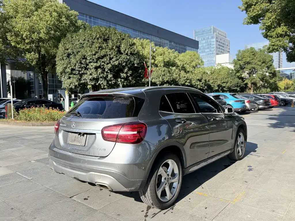 Mercedes-Benz GLA — фото 8