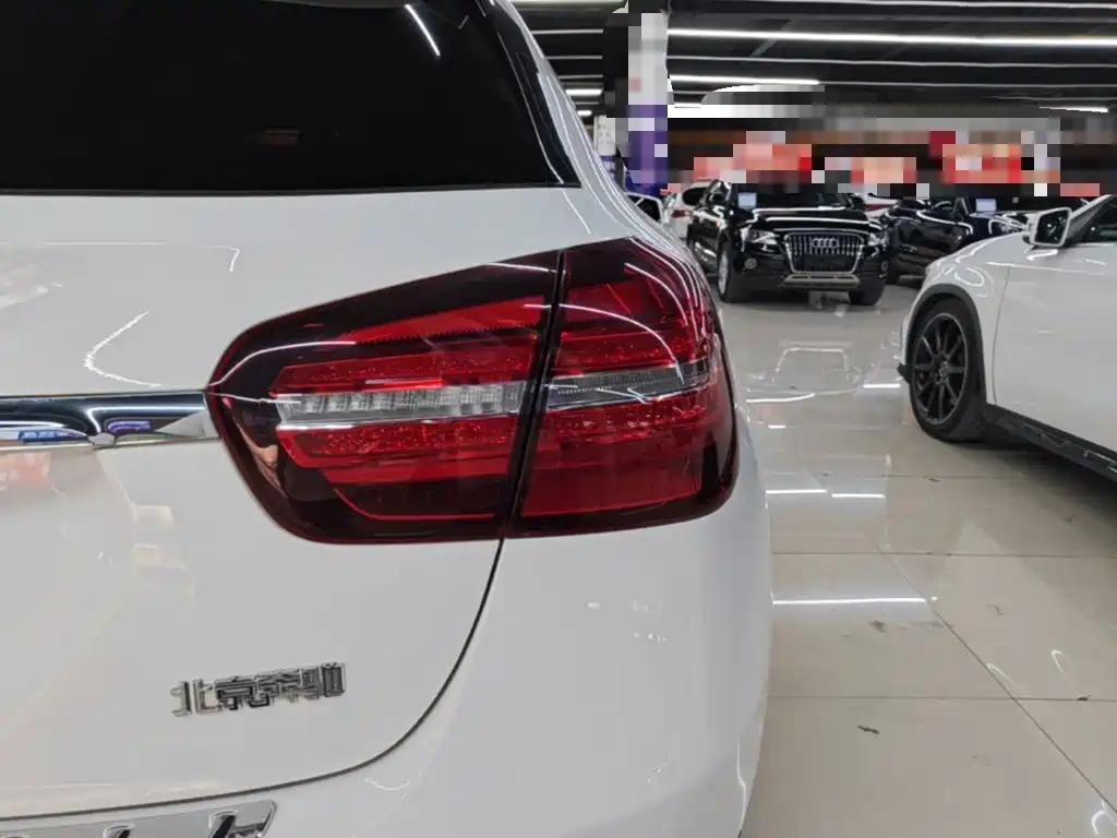 Mercedes-Benz GLA — фото 8