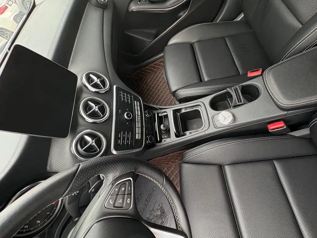 Mercedes-Benz GLA — фото 8