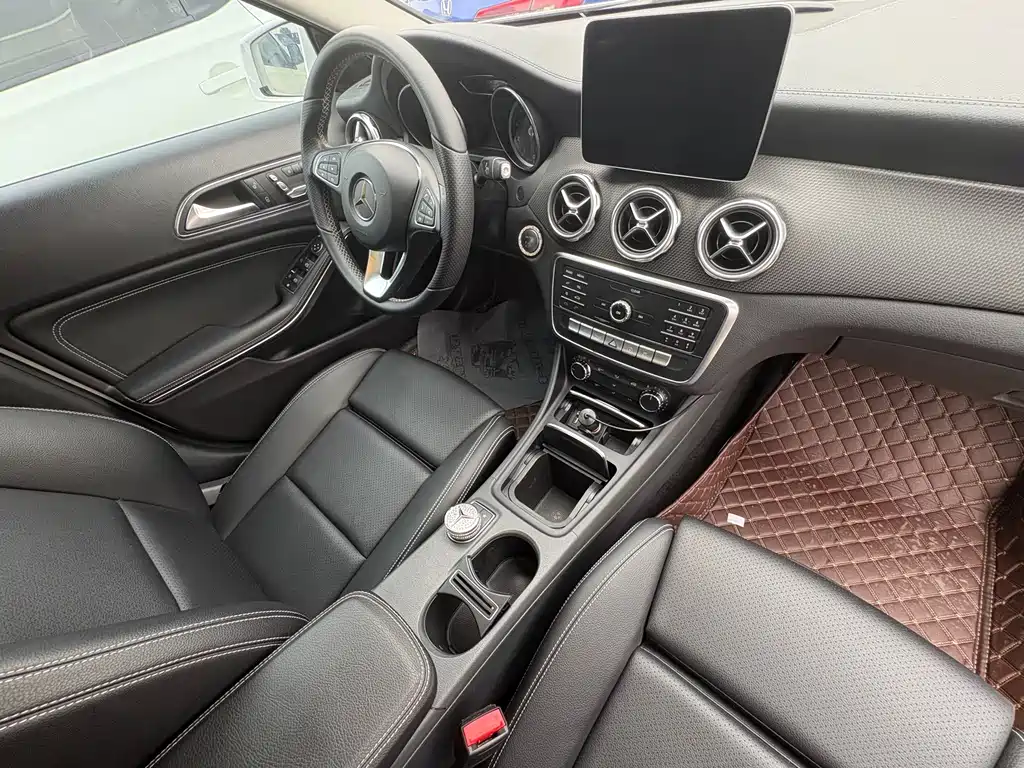 Mercedes-Benz GLA — фото 10