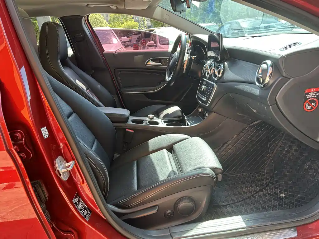 Mercedes-Benz GLA — фото 7