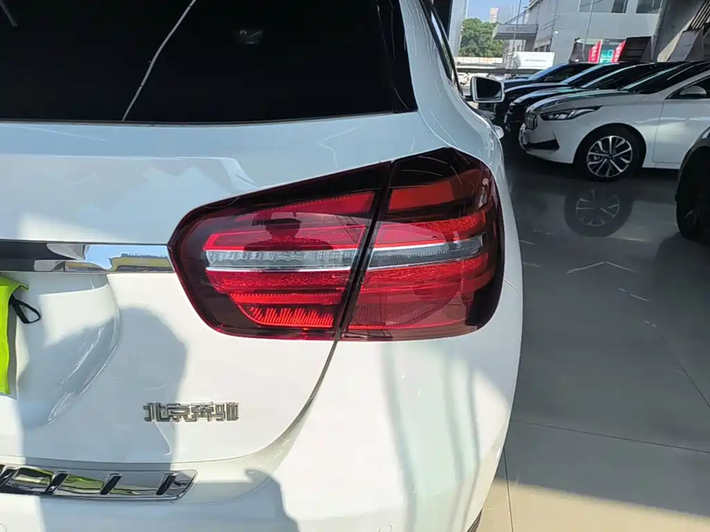 Mercedes-Benz GLA — фото 8