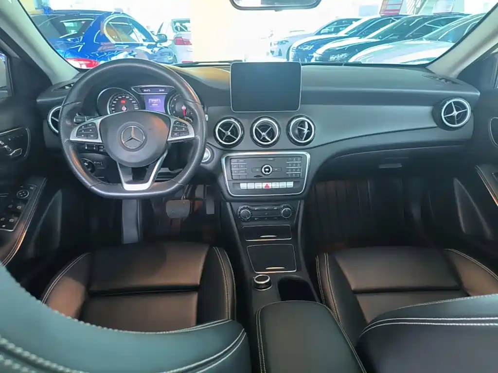 Mercedes-Benz GLA — фото 10