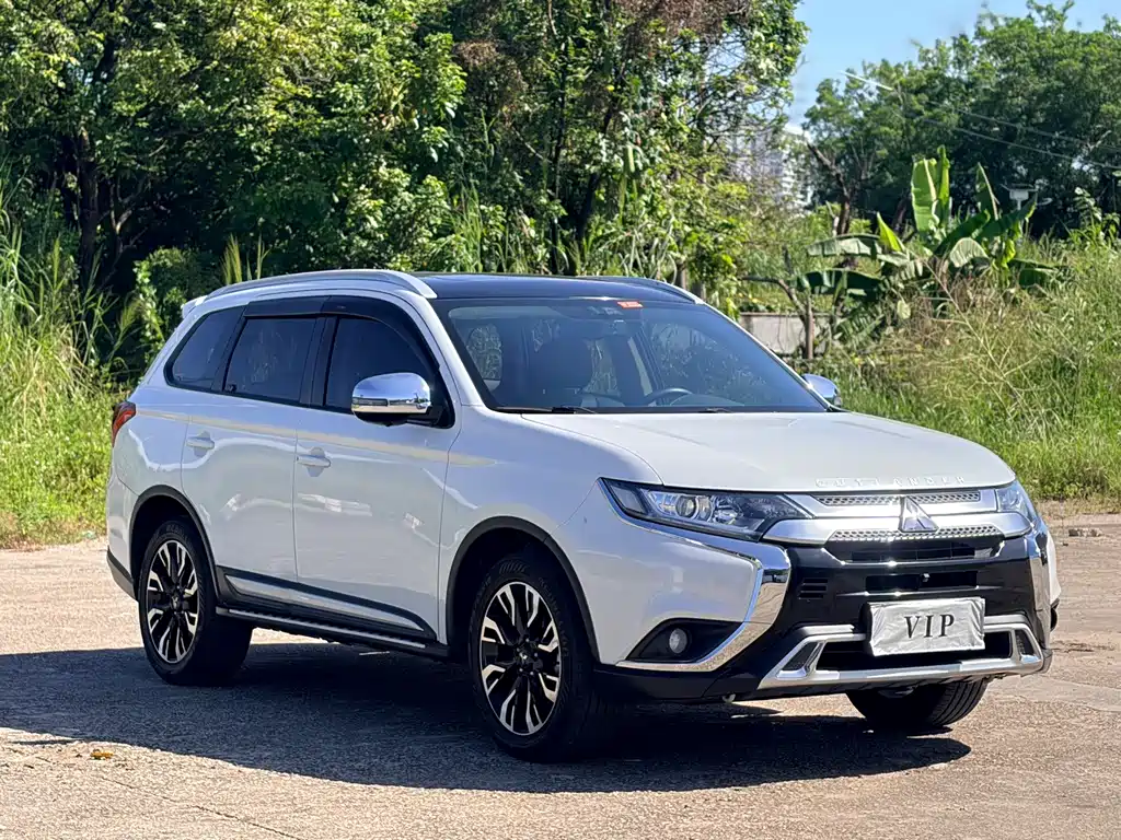 Mitsubishi Outlander — фото 3