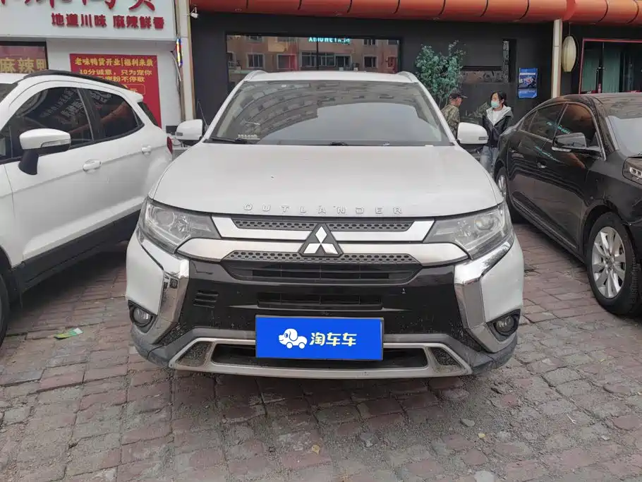 Mitsubishi Outlander — фото 2