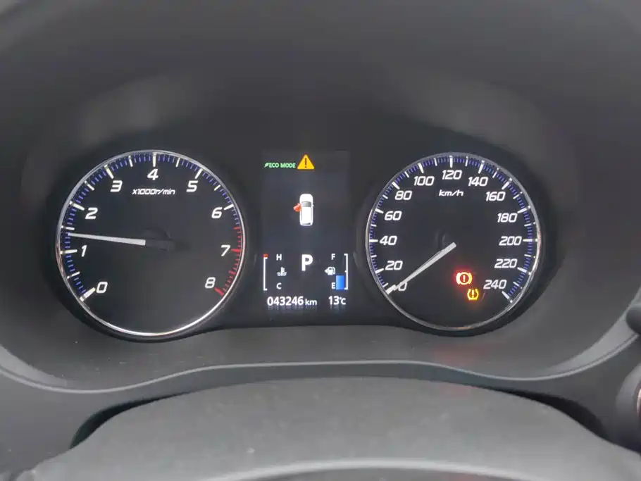 Mitsubishi Outlander — фото 14
