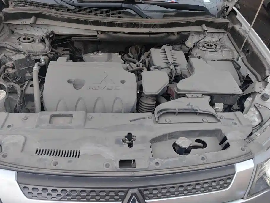 Mitsubishi Outlander — фото 10