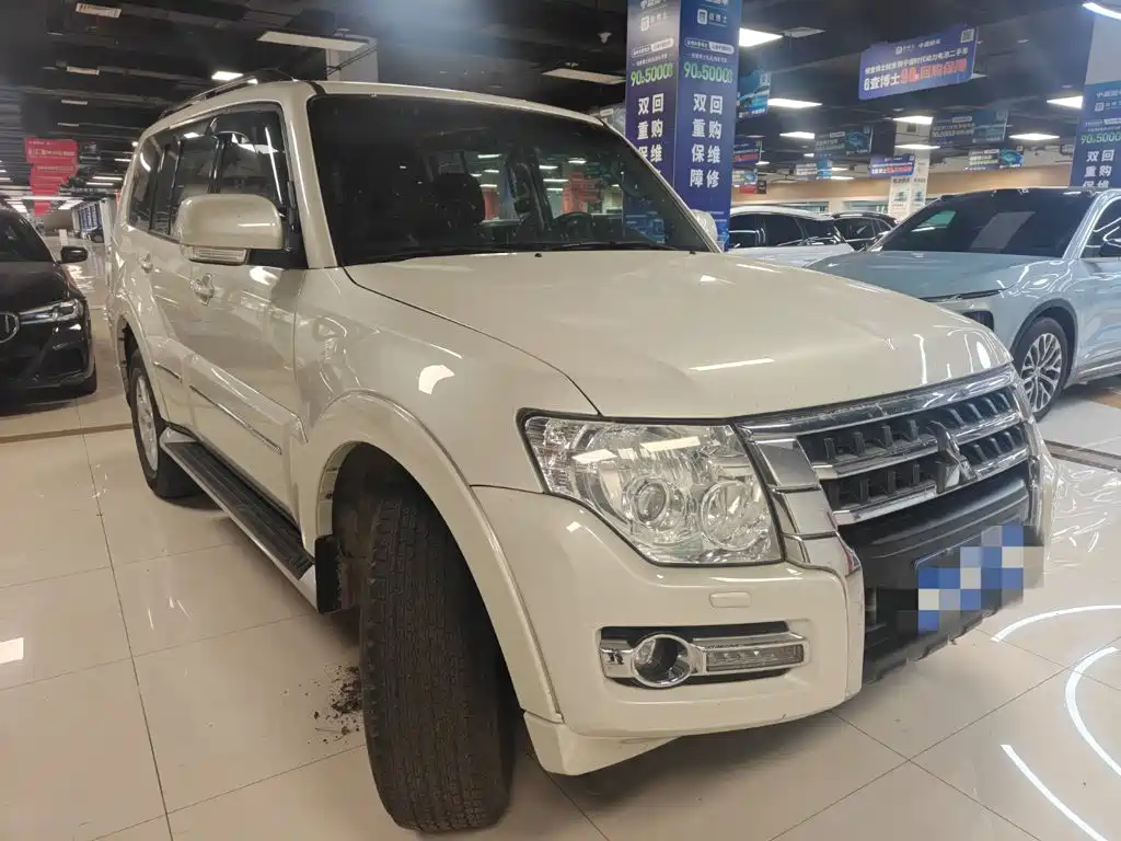 Mitsubishi Pajero (Import) — фото 2