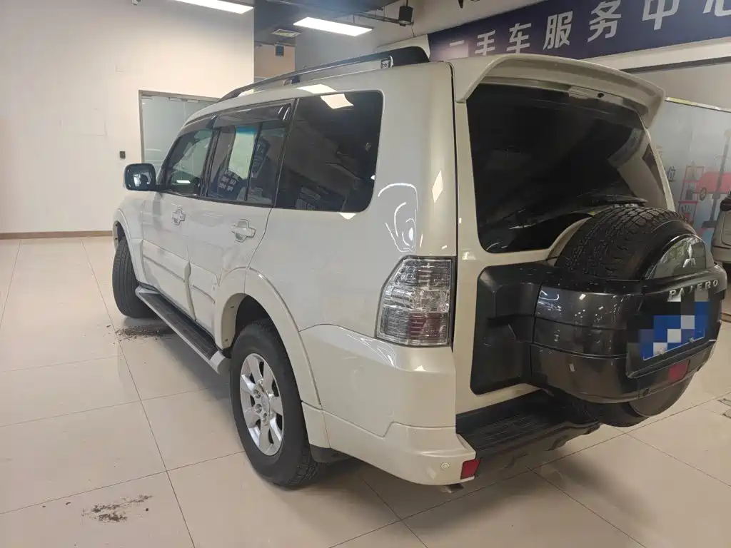 Mitsubishi Pajero (Import) — фото 3