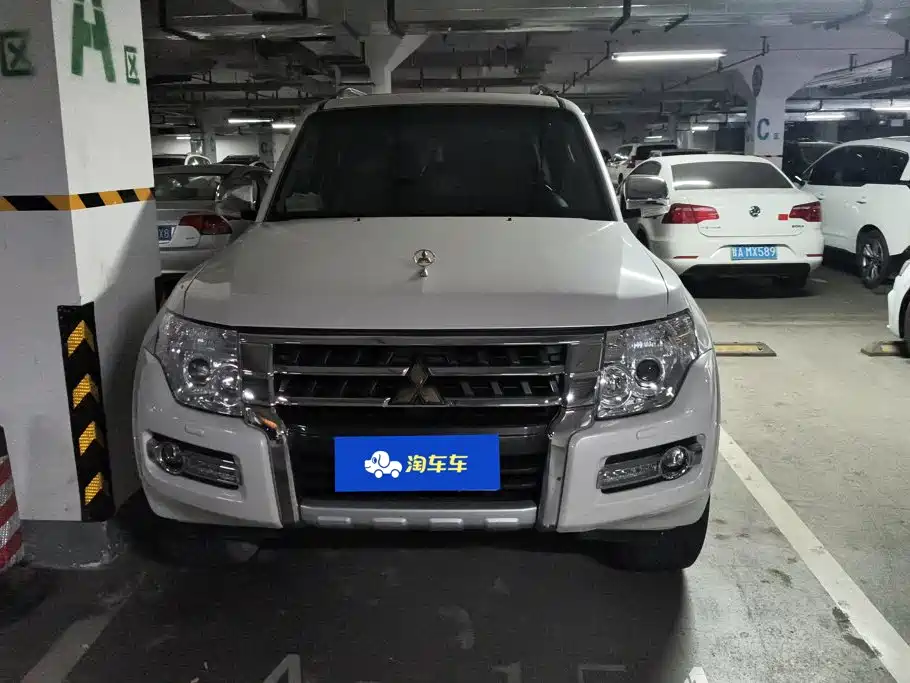 Mitsubishi Pajero (Import) — фото 2