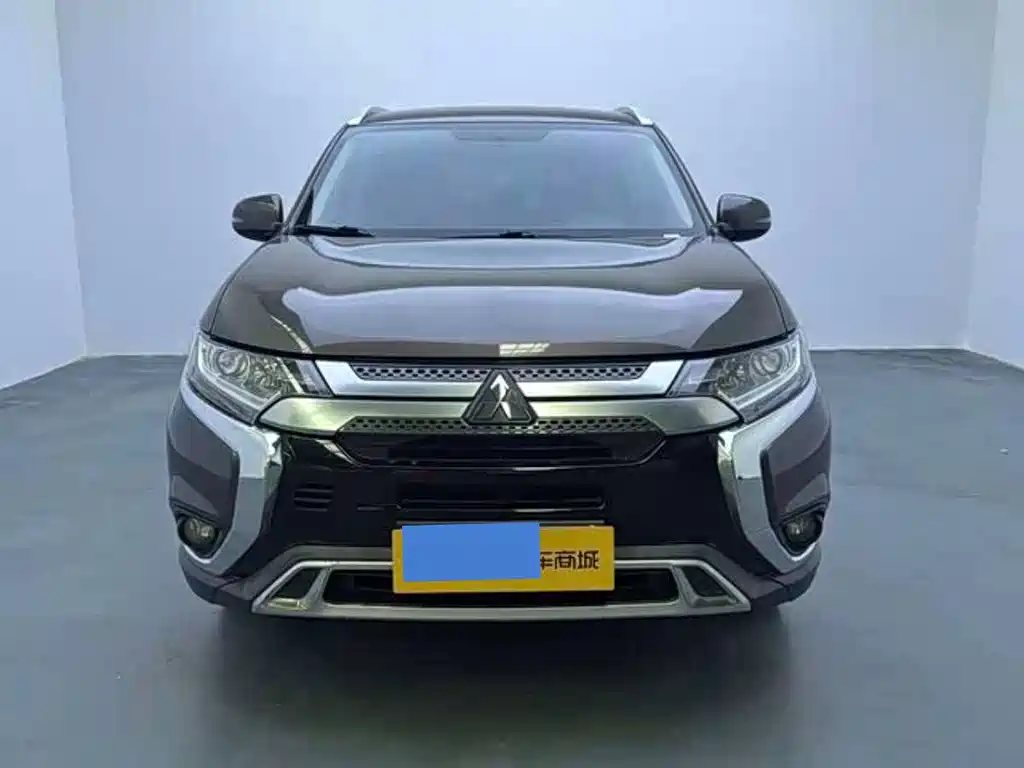 Mitsubishi Outlander — фото 2