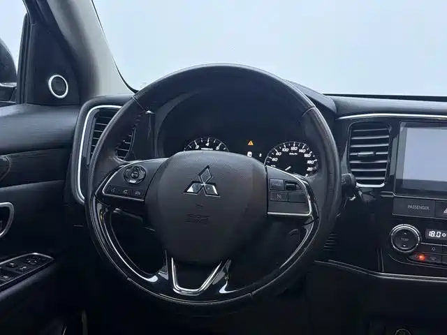 Mitsubishi Outlander — фото 17