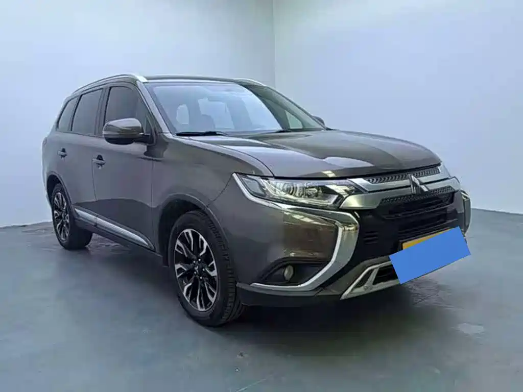 Mitsubishi Outlander — фото 3