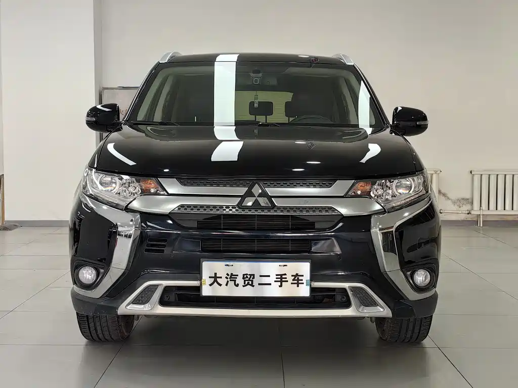 Mitsubishi Outlander — фото 2