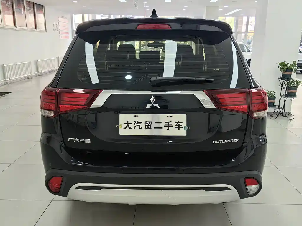 Mitsubishi Outlander — фото 3