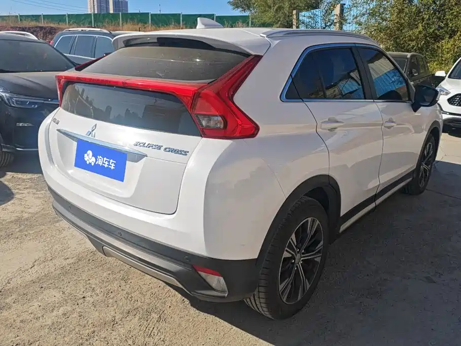 Mitsubishi Eclipse Cross — фото 3