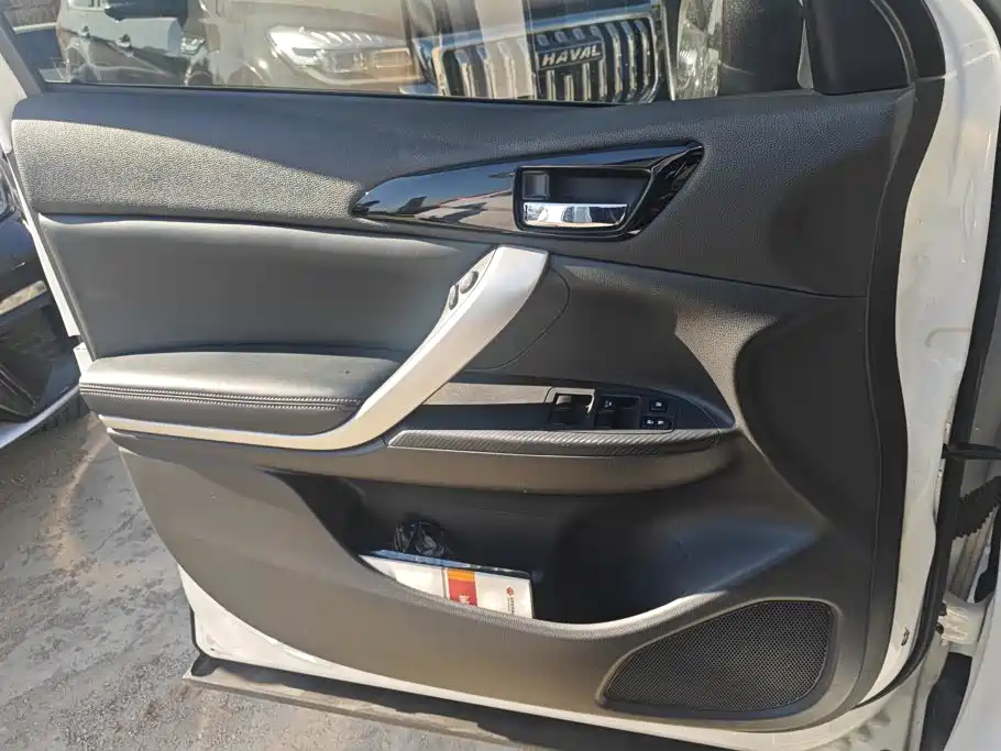 Mitsubishi Eclipse Cross — фото 7