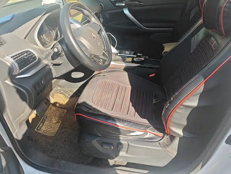 Mitsubishi Eclipse Cross — фото 9