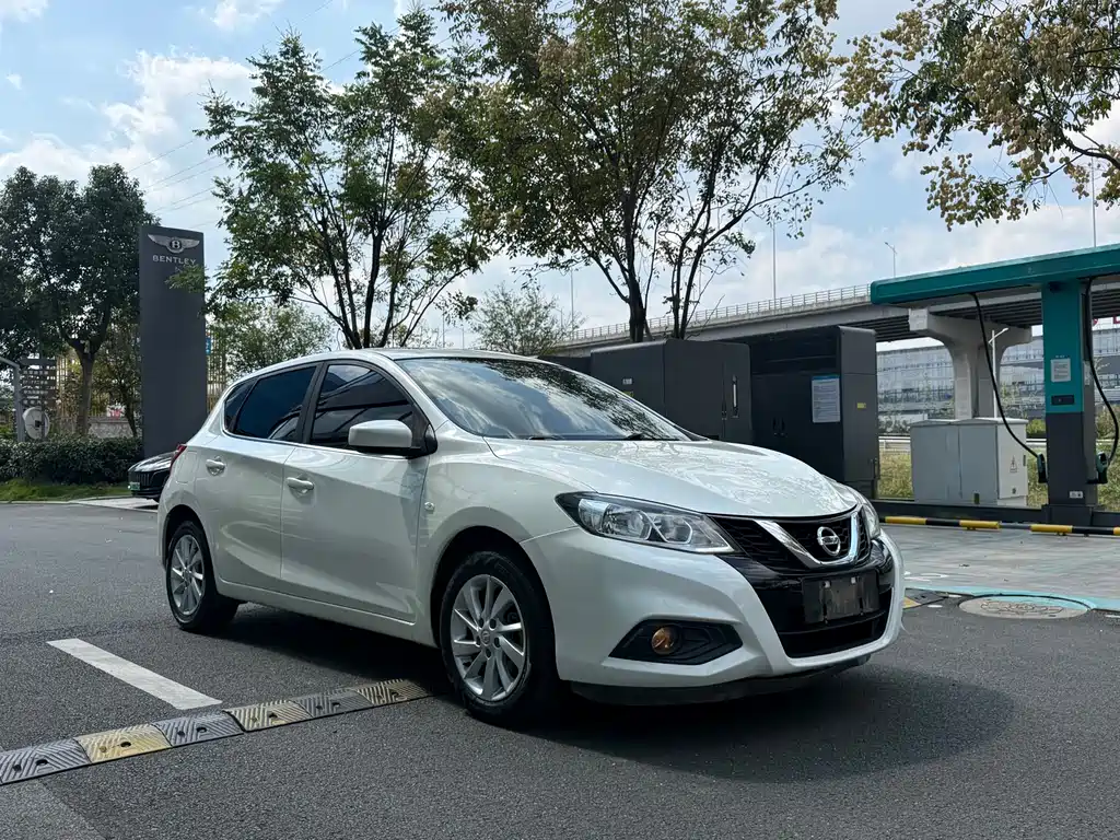 Nissan Tiida — фото 3