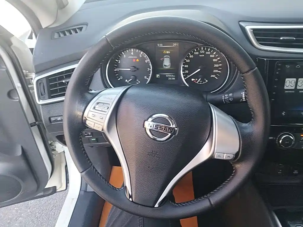 Nissan Qashqai — фото 11