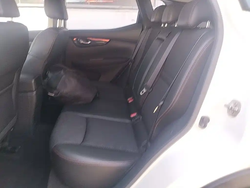 Nissan Qashqai — фото 17