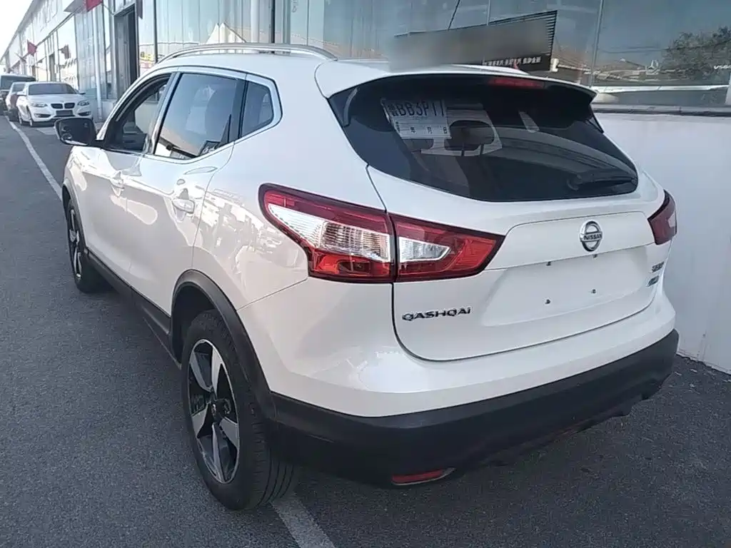 Nissan Qashqai — фото 5