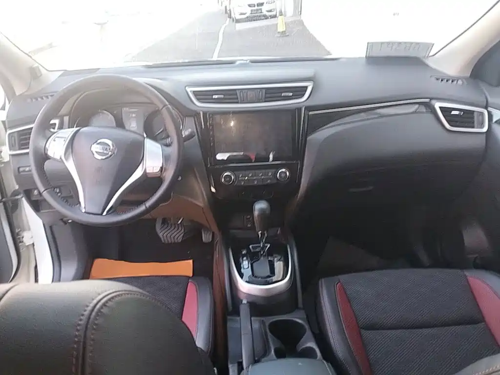 Nissan Qashqai — фото 10