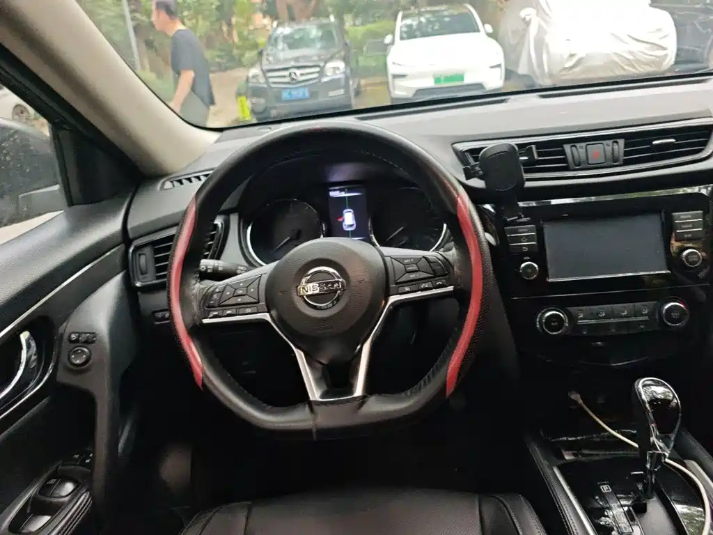 Nissan X-Trail — фото 11