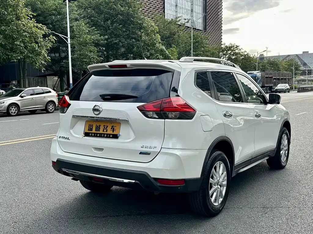 Nissan X-Trail — фото 9