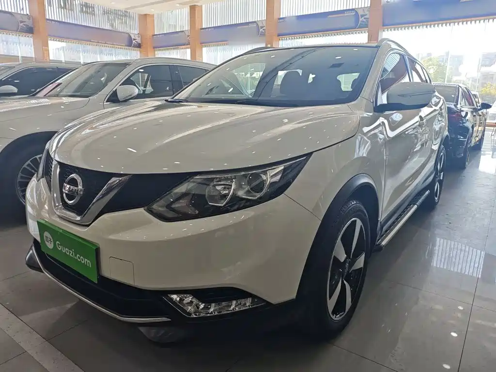 Nissan Qashqai — фото 2