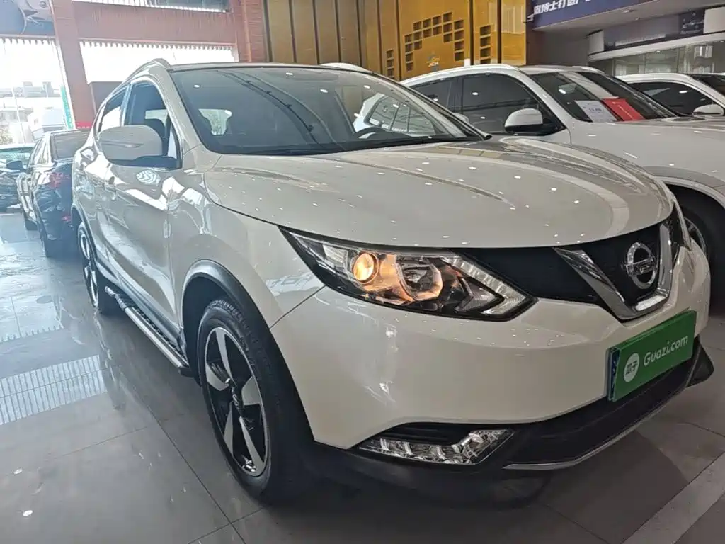 Nissan Qashqai — фото 4