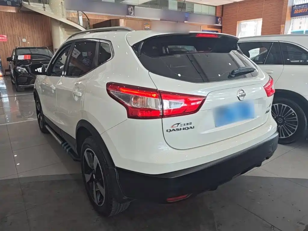 Nissan Qashqai — фото 5
