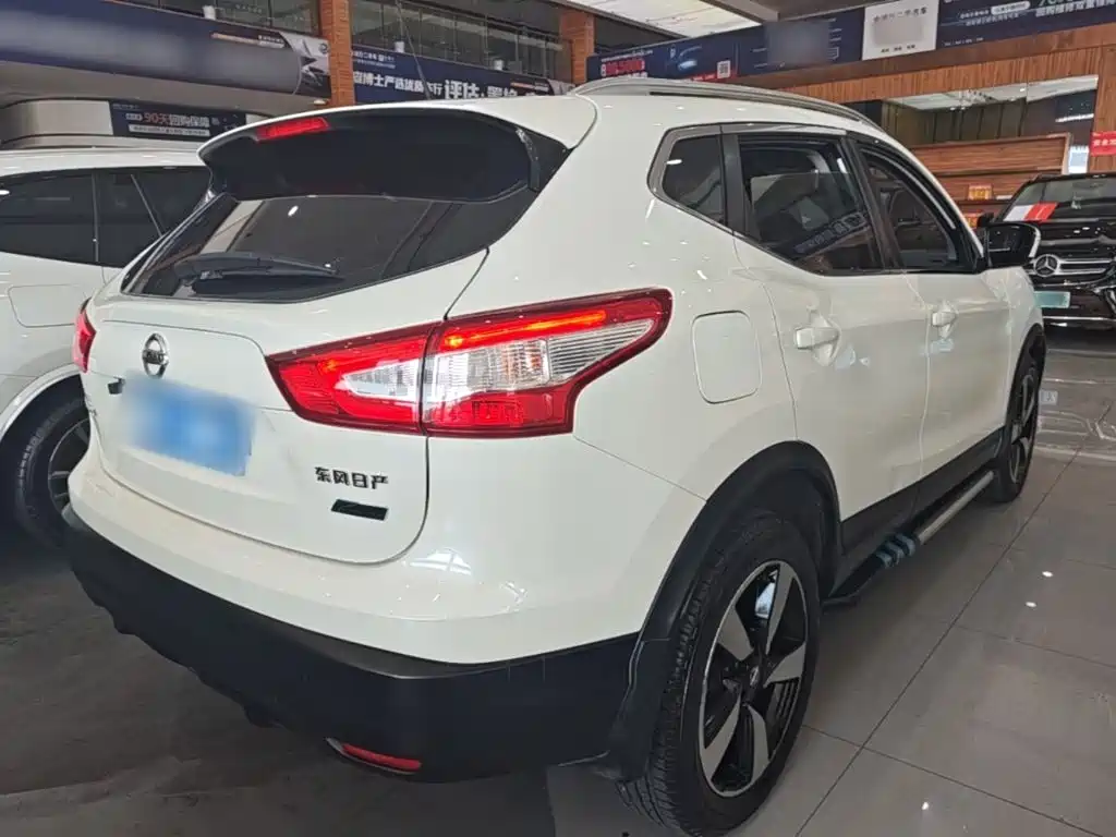 Nissan Qashqai — фото 7