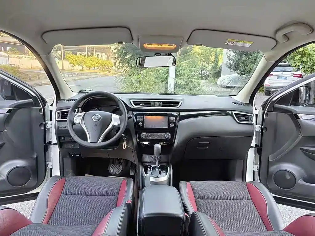Nissan Qashqai — фото 11