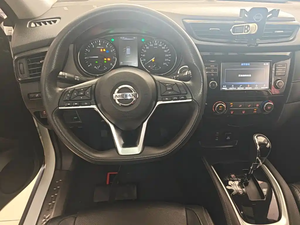 Nissan X-Trail — фото 11