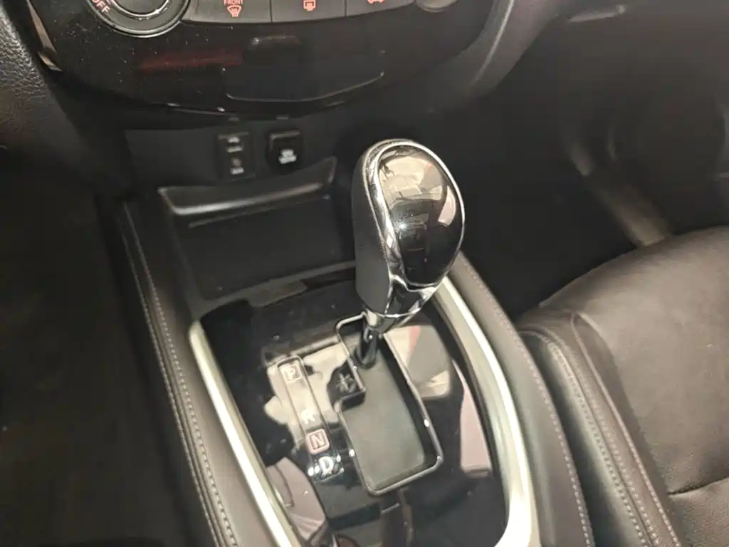 Nissan X-Trail — фото 14
