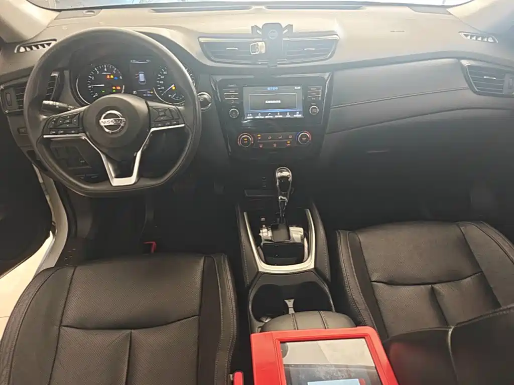 Nissan X-Trail — фото 10
