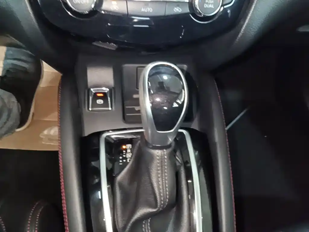 Nissan Qashqai — фото 14