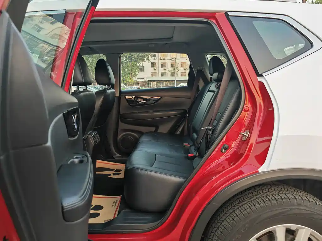 Nissan X-Trail — фото 11