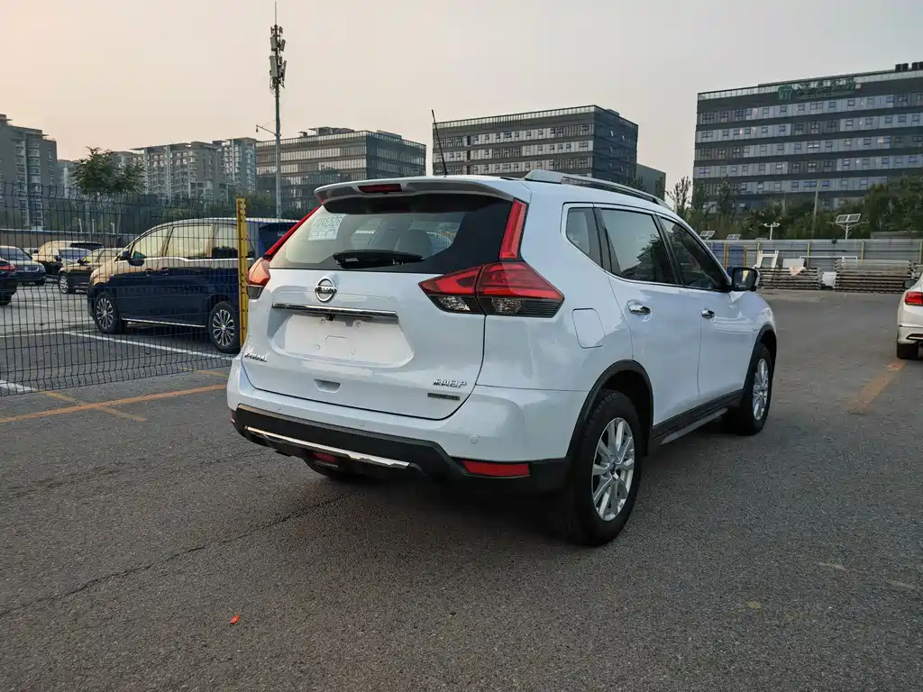 Nissan X-Trail — фото 13