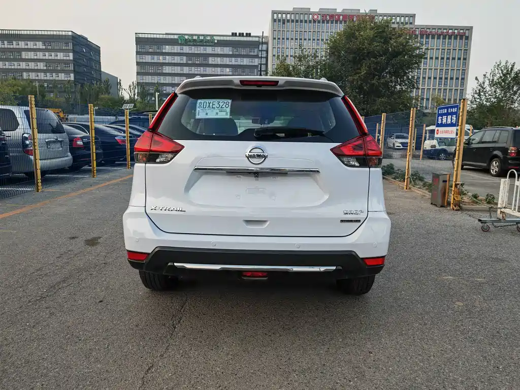 Nissan X-Trail — фото 14